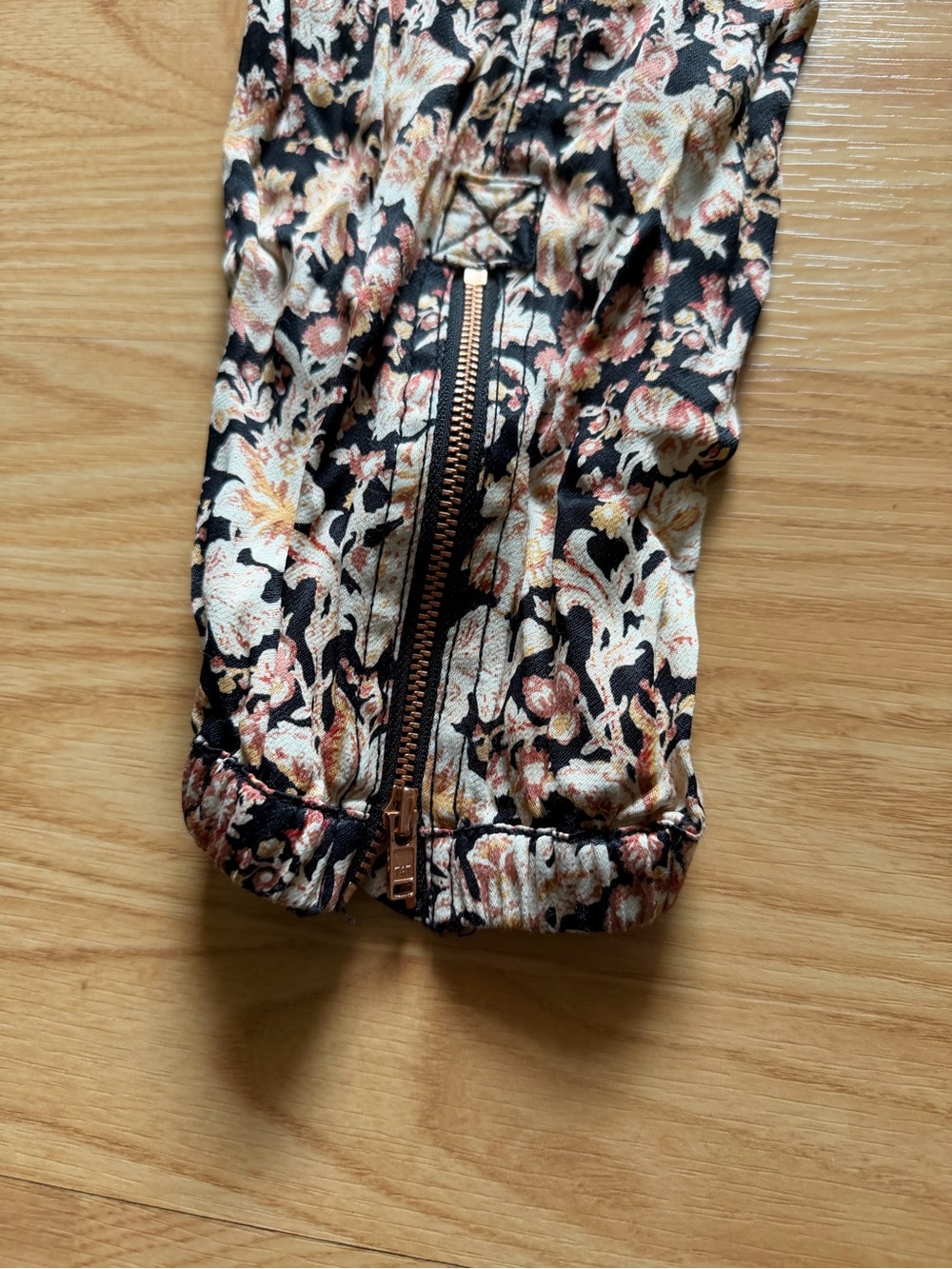Anthropologie Women Diandra Floral Print Tapered Zipper Hem Pants Boho Chic - Picture 8 of 8